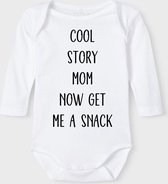 Baby Rompertje met tekst 'Cool story mom, now get me a snack' | Lange mouw l | wit zwart | maat 62/68 | cadeau | Kraamcadeau | Kraamkado