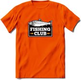 Fishing Club - Vissen T-Shirt | Grappig Verjaardag Vis Hobby Cadeau Shirt | Dames - Heren - Unisex | Tshirt Hengelsport Kleding Kado - Oranje - M