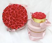 Luxe doosje met Roze Rozen - Valentijnsdagcadeau - Valentijnsdag - Flowerbox - Vriendin - Moederdag cadeau - Bruiloft rozen - Roses in a box- maat : S
