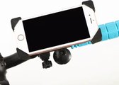 Zwarte telefoonhouder met blauw handvat op een fietsstuur.