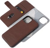 DECODED Detachable Wallet Case - iPhone 13 - Afneembaar Hoesje met Pasjeshouder - Hoogwaardig Europees Leer - Magnetische Technologie van Apple - Bruin