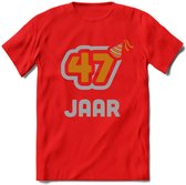 47 Jaar Feest T-Shirt | Goud - Zilver | Grappig Verjaardag Cadeau Shirt | Dames - Heren - Unisex | Tshirt Kleding Kado | - Rood - XL