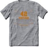 42 Jaar Legend T-Shirt | Goud - Zilver | Grappig Verjaardag Cadeau | Dames - Heren | - Donker Grijs - Gemaleerd - 3XL