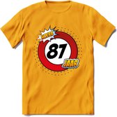 87 Jaar Hoera Verkeersbord T-Shirt | Grappig Verjaardag Cadeau | Dames - Heren | - Geel - 3XL
