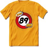 89 Jaar Hoera Verkeersbord T-Shirt | Grappig Verjaardag Cadeau | Dames - Heren | - Geel - XXL