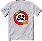 82 Jaar Hoera Verkeersbord T-Shirt | Grappig Verjaardag Cadeau | Dames - Heren | - Licht Grijs - Gemaleerd - 3XL