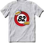 82 Jaar Hoera Verkeersbord T-Shirt | Grappig Verjaardag Cadeau | Dames - Heren | - Licht Grijs - Gemaleerd - M