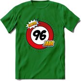 96 Jaar Hoera Verkeersbord T-Shirt | Grappig Verjaardag Cadeau | Dames - Heren | - Donker Groen - L