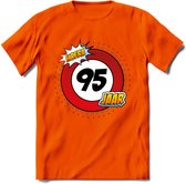 95 Jaar Hoera Verkeersbord T-Shirt | Grappig Verjaardag Cadeau | Dames - Heren | - Oranje - L