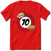 70 Jaar Hoera Verkeersbord T-Shirt | Grappig Verjaardag Cadeau | Dames - Heren | - Rood - M