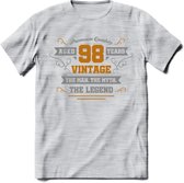 98 Jaar Legend T-Shirt | Goud - Zilver | Grappig Verjaardag Cadeau | Dames - Heren | - Licht Grijs - Gemaleerd - XL