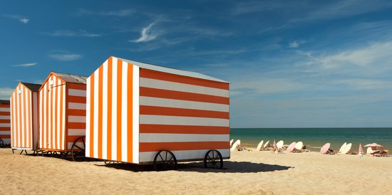 Dibond - Mer / Plage / Water - Cabine de plage en marron/blanc/ Zwart /rouge/bleu - 80 x 160 cm.