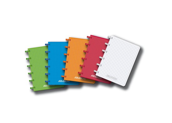 Vijf A6 ADOC notitieboekjes, geruit, in het groen, blauw, oranje, rood en wit.