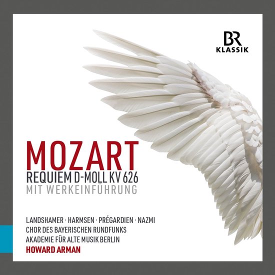 Albumhoes met Mozart Requiem D-Moll KV 626, met een witte engelenvleugel en BR Klassik logo.