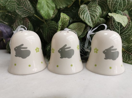 Set van 3 belletjes  met konijntjes  in aardewerk voor in de paasboom of als windgong