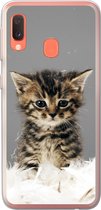 Geschikt voor Samsung Galaxy A20e hoesje - Kat - Kitten - Veren - Siliconen Telefoonhoesje