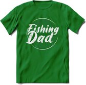 Fishing Dad - Vissen T-Shirt | Paars | Grappig Verjaardag Vis Hobby Cadeau Shirt | Dames - Heren - Unisex | Tshirt Hengelsport Kleding Kado - Donker Groen - S