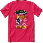 A bad Day Fishing - Vissen T-Shirt | Lime | Grappig Verjaardag Vis Hobby Cadeau Shirt | Dames - Heren - Unisex | Tshirt Hengelsport Kleding Kado - Roze - M