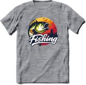 Fishing - Vissen T-Shirt | Grappig Verjaardag Vis Hobby Cadeau Shirt | Dames - Heren - Unisex | Tshirt Hengelsport Kleding Kado - Donker Grijs - Gemaleerd - 3XL