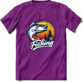 Fishing - Vissen T-Shirt | Grappig Verjaardag Vis Hobby Cadeau Shirt | Dames - Heren - Unisex | Tshirt Hengelsport Kleding Kado - Paars - XL