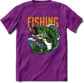 Fishing - Vissen T-Shirt | Grappig Verjaardag Vis Hobby Cadeau Shirt | Dames - Heren - Unisex | Tshirt Hengelsport Kleding Kado - Paars - M