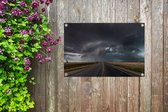Tuindecoratie Een weg onder een stormachtige lucht - 60x40 cm - Tuinposter - Tuindoek - Buitenposter