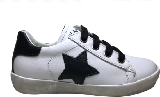 Naturino Mt 26 baskets en cuir étoiles noires à lacets et fermeture éclair Annie Wit noir