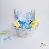 Kraamcadeau - Kraammand - Kraamkado - munchkin drinkbeker - Babyshower cadeau - Cadeau - Baby pakket - Baby sokken - Zwitsal - Babygeschenk - Baby cadeau - Kraamcadeau jongen & meisje - Baby 