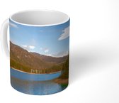 Mok - Oever van het Zuid-Europese meer Lago di Braies - 350 ML - Beker
