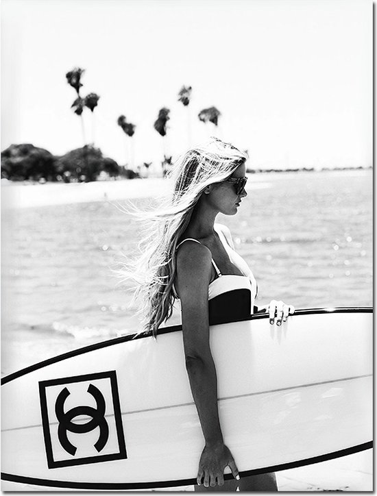Canvas Experts poster Exclusive met chanel surfboard op strand