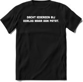 Dacht Iedereen Bij Oorlog Maar... - Snack T-Shirt | Grappig Verjaardag Kleding Cadeau | Eten En Snoep Shirt | Dames - Heren - Unisex Tshirt | - Zwart - M