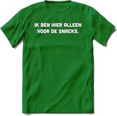 Ik Ben Hier Alleen Voor De Snacks - Snack T-Shirt | Grappig Verjaardag Kleding Cadeau | Eten En Snoep Shirt | Dames - Heren - Unisex Tshirt | - Donker Groen - XL