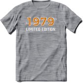 1979 Limited Edition T-Shirt | Goud - Zilver | Grappig Verjaardag en Feest Cadeau Shirt | Dames - Heren - Unisex | Tshirt Kleding Kado | - Donker Grijs - Gemaleerd - M