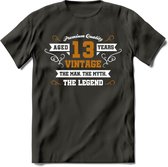 13 Jaar Legend T-Shirt | Goud - Wit | Grappig Verjaardag en Feest Cadeau Shirt | Dames - Heren - Unisex | Tshirt Kleding Kado | - Donker Grijs - M