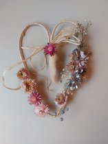 Handgemaakt beeldschone roze hart van raffia en mix droogbloemen 25cm