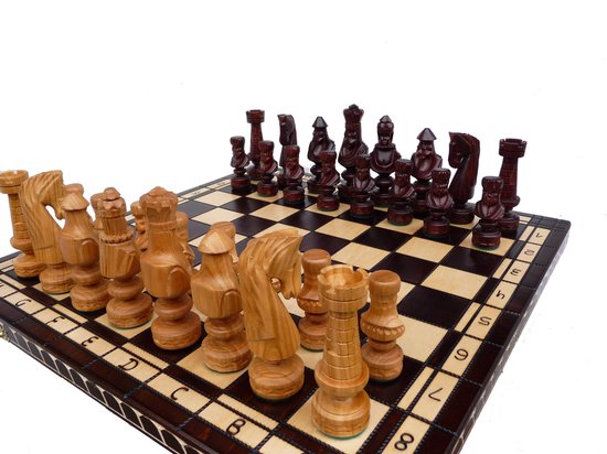 Chess the Game - Luxe grote handgemaakt schaakbord met prachtige handgemaakte schaakstukken - EYECATCHER!!