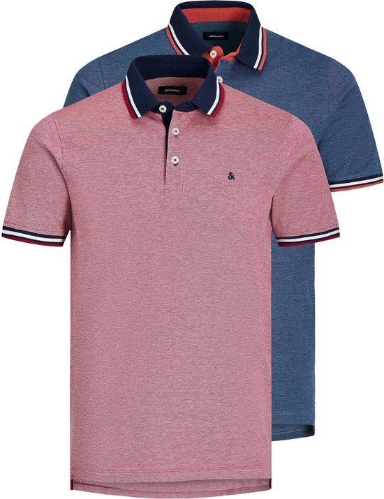 Twee poloshirts: een roze gemêleerd poloshirt met donkerblauwe kraag en een blauw poloshirt met oranje accenten.