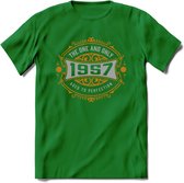1957 The One And Only T-Shirt | Goud - Zilver | Grappig Verjaardag  En  Feest Cadeau | Dames - Heren | - Donker Groen - S
