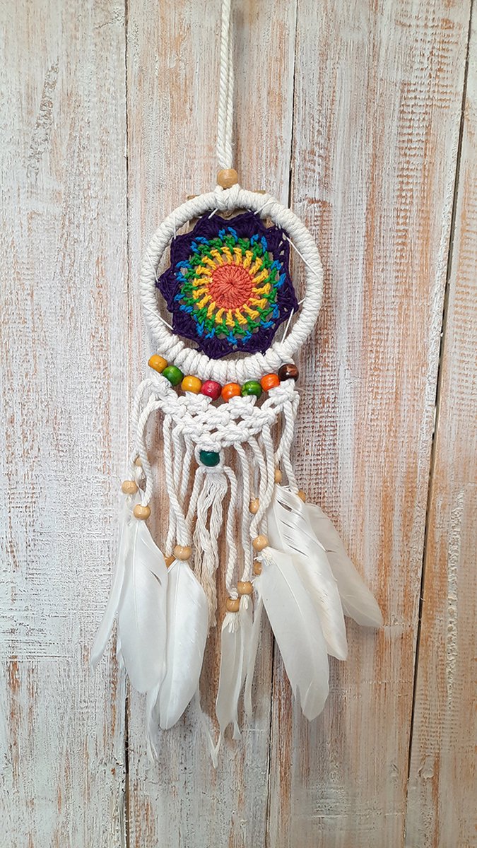 Dromenvanger regenboog gekleurd macrame met gekleurde kralen ±10cm