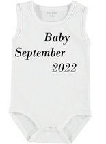 Baby Rompertje met tekst 'Baby september 2022' | mouwloos l | wit zwart | maat 50/56 | cadeau | Kraamcadeau | Kraamkado