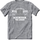 84 Jaar Legend T-Shirt | Zilver - Wit | Grappig Verjaardag en Feest Cadeau | Dames - Heren - Unisex | Kleding Kado | - Donker Grijs - Gemaleerd - S