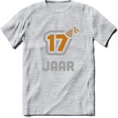 17 Jaar Feest T-Shirt | Goud - Zilver | Grappig Verjaardag Cadeau Shirt | Dames - Heren - Unisex | Tshirt Kleding Kado | - Licht Grijs - Gemaleerd - M