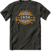 Premium Since 1932 T-Shirt | Zilver - Goud | Grappig Verjaardag en Feest Cadeau Shirt | Dames - Heren - Unisex | Tshirt Kleding Kado | - Donker Grijs - S