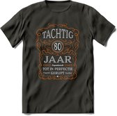 80 Jaar Legendarisch Gerijpt T-Shirt | Oranje - Grijs | Grappig Verjaardag en Feest Cadeau Shirt | Dames - Heren - Unisex | Tshirt Kleding Kado | - Donker Grijs - L