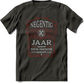 90 Jaar Legendarisch Gerijpt T-Shirt | Rood - Grijs | Grappig Verjaardag en Feest Cadeau Shirt | Dames - Heren - Unisex | Tshirt Kleding Kado | - Donker Grijs - L