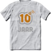 10 Jaar Feest T-Shirt | Goud - Zilver | Grappig Verjaardag Cadeau Shirt | Dames - Heren - Unisex | Tshirt Kleding Kado | - Licht Grijs - Gemaleerd - L