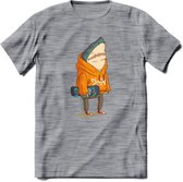 Casual skater haai T-Shirt Grappig | Dieren vissen Kleding Kado Heren / Dames | Animal Skateboard Cadeau shirt - Donker Grijs - Gemaleerd - XL