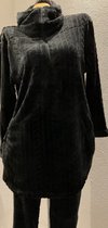 Dames effen Huispak - Zwarte Kleur Huispak - Binnenkant met Fleece voering - Langemouw met capuchon en langebroek - Maat XL - Maat 44 - Kleur Zwart