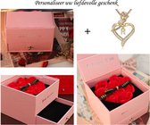 Elegante Roze Geschenkdoos + Luxe Ketting Letter R - Roos Bloem Voor Vriendin Geschenk - Valentijn Cadeau - Ik Hou Van Je Geschenken - Trendy Kerstcadeau In Luxe Box met Roos - Verjaardag Geschenk - Romantisch Cadeau - Huwelijksaanzoek - Liefde