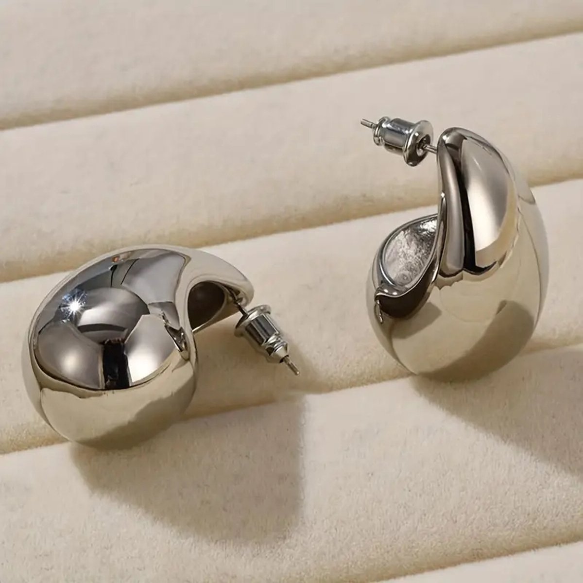 Silver Plated Water Druplet Style Earrings